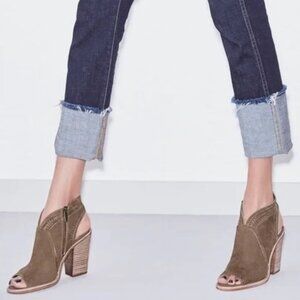 EUC Size 9 Vince Camuto Koral Heeled Peep Toe Suede Bootie Boots Shoes